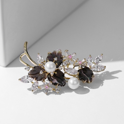 Luxusní perlová brož Swarovski Elements Jeniffer