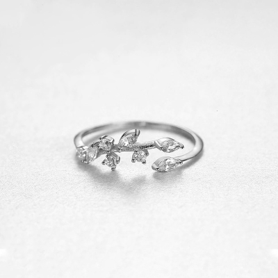 Stříbrný prsten se zirkony Olivová ratolest, stříbro 925/1000