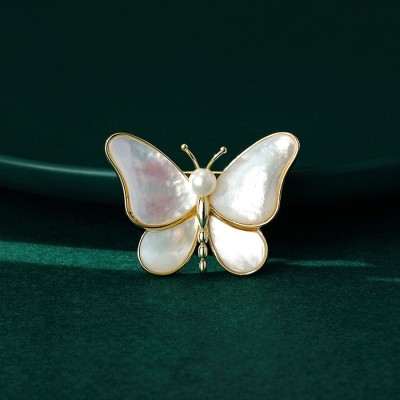 Brož s perlou Enrika - motýl