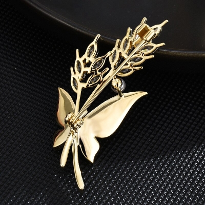 Luxusní brož Swarovski Elements Dita Gold - motýl, perla