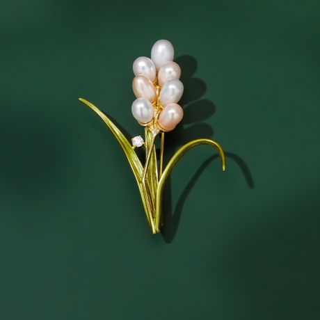 Brož se sladkovodními perlami Thalia - květina