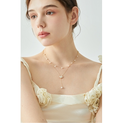 Dvojitý náhrdelník s říčními perlamy Kamélie - květina