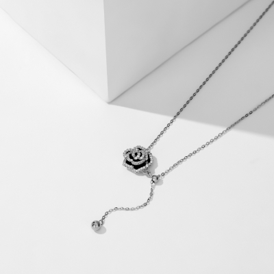Stříbrný náhrdelník se zirkony Kamélie - květina, stříbro 925/1000