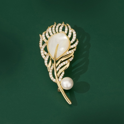 Exkluzivní brož s perlou a zirkony Paví brko