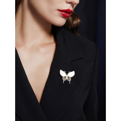 Elegantní brož v podobě motýlu, zirko