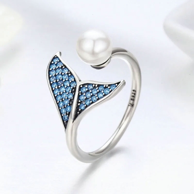 Stříbrný prsten s perlou a zirkony Ploutev, stříbro 925/1000