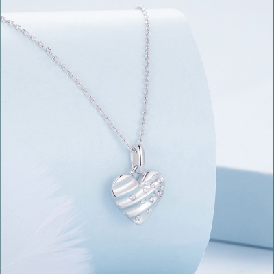 Stříbrný náhrdelník Třpytivé srdce - stříbro 925/1000