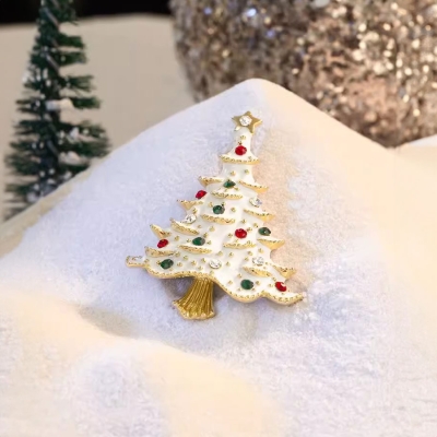 Vánoční brož ve tvaru stromečku s barevnými zirkony