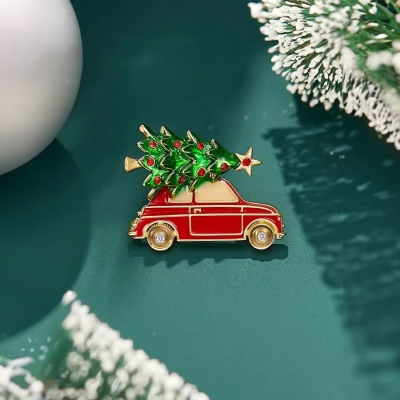 Vánoční brož Auto veze vánoční stromeček