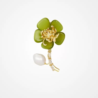 Unikátní květinová brož Sonia zdobená sladkovodní perlou
