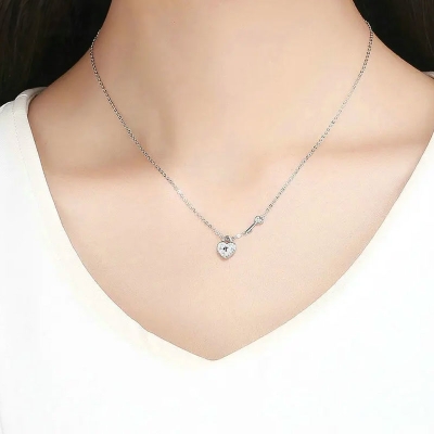 Stříbrný náhrdelník Klíč k srdci - stříbro 925/1000 | alexbijoux.cz e-shop se stříbrnými šperky